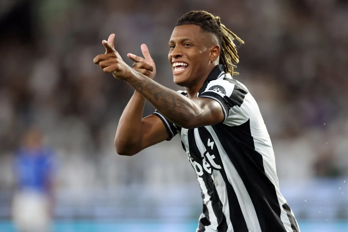 Danilo retorna ao Allianz Parque após três anos; Botafogo recusou oferta do Palmeiras.