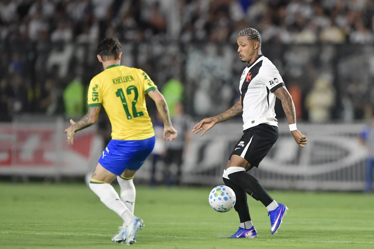 David menciona "cobranças internas" com Diniz e elogia o ambiente com Renato no Vasco: "Bem mais leve"