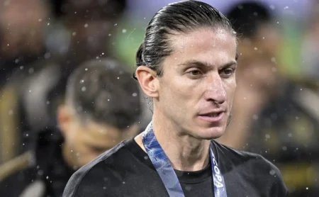 Demissão de Filipe Luís no Flamengo abre caminho para Cesc Fàbregas no Chelsea