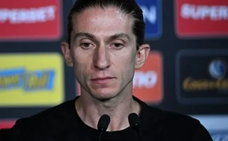 Demissão de Filipe Luís no Flamengo: novos bastidores chocam técnico e jogadores Demissão de Filipe Luís no Flamengo: novos bastidores chocam técnico e jogadores