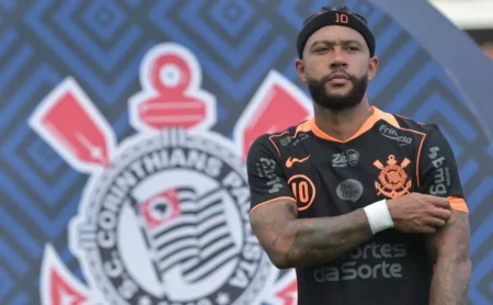 Depay é aprovado no Corinthians e comparação com Ronaldo Fenômeno ganha destaque: “Ajudou a mudar”