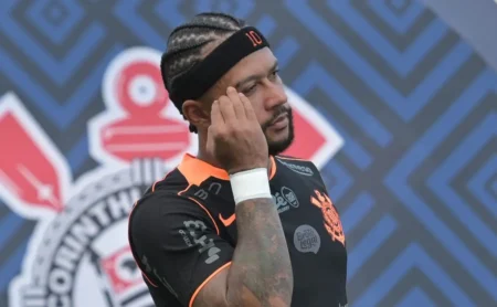 Depay é cortado da Holanda e foca em recuperação de lesão muscular