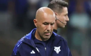 Desentendimento entre Leonardo Jardim e filho de Pedrinho BH obstrui volta ao Cruzeiro