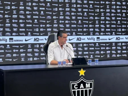 Diretor do Atlético-MG prioriza Campeonato Brasileiro e afasta risco de rebaixamento: "Almejamos a parte superior"