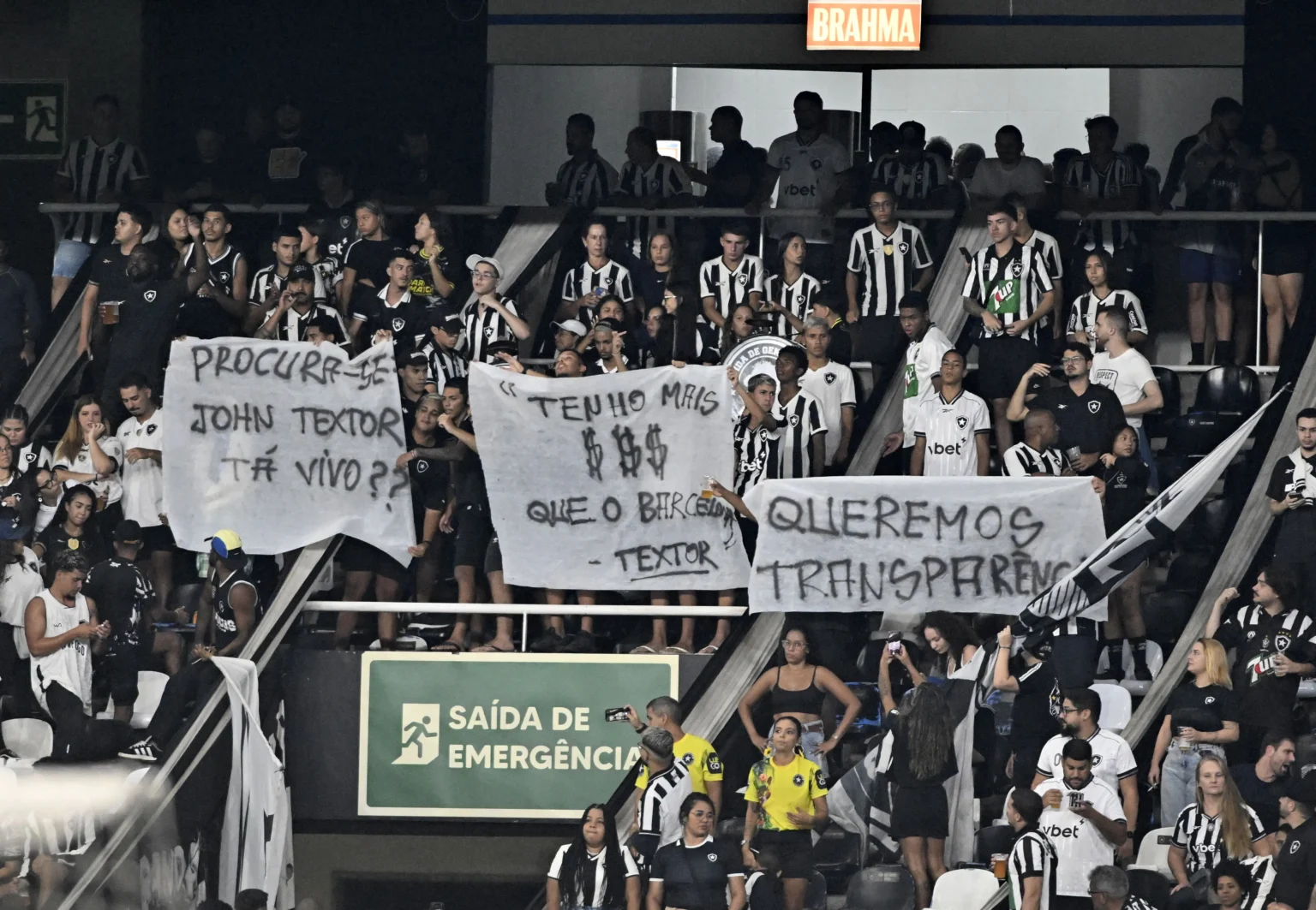 Dirigentes do Botafogo registram ocorrência após ameaças por vazamento de números de telefone