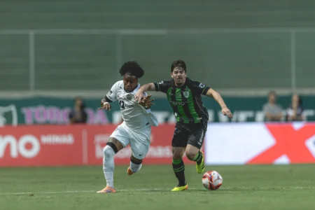 Domínguez, técnico do Atlético-MG, defende jogadores criticados pela torcida
