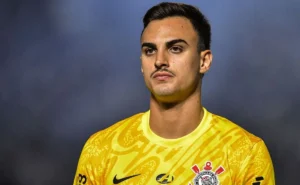 Donelli segue sem clube, um mês após deixar o Corinthians