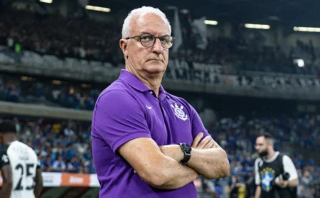 Dorival Júnior recebe voto de confiança do Corinthians em meio a rumores de demissão na Data FIFA