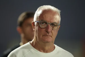Dorival lamenta possível saída de André e Paz defende vendas no Corinthians Dorival lamenta possível saída de André e Paz defende vendas no Corinthians