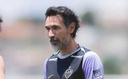 Eduardo Domínguez em dúvida no esquema tático pode afetar Hulk em Cruzeiro x Atlético-MG