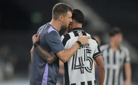 Elenco e Martín Anselmi: fatores que adiam demissão