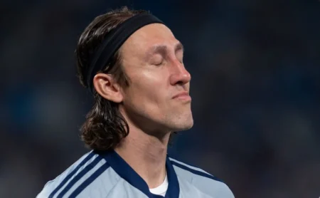 Empresário de Cássio processa o Corinthians por dívida de R$ 13 milhões, que pode chegar a R$ 25 milhões.