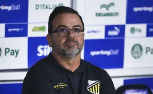 Enderson Moreira critica arbitragem após derrota do Novorizontino para o Palmeiras: “não estão fazendo favor”