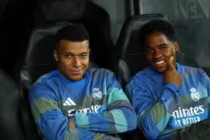 Endrick revela conselhos de Mbappé e Camavinga sobre a Ligue 1: Existem pessoas maldosas Endrick revela conselhos de Mbappé e Camavinga sobre a Ligue 1: "Existem pessoas maldosas"