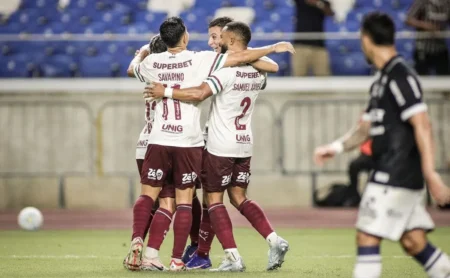 Entrosamento entre Lucho Acosta e Savarino fortalece o ataque do Fluminense