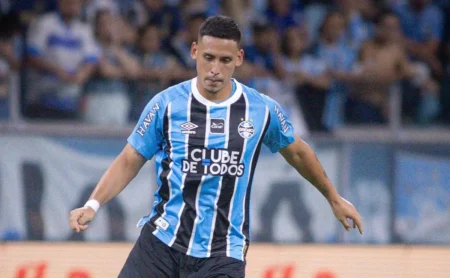 Erick Noriega reconhece desgaste do Grêmio após empate com o RB Bragantino: “Somos humanos”