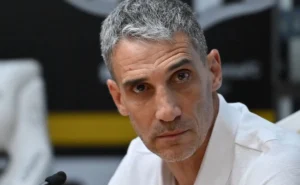 Escalação do Santos: Vojvoda promove mudanças e Neymar deve ser titular contra o Corinthians