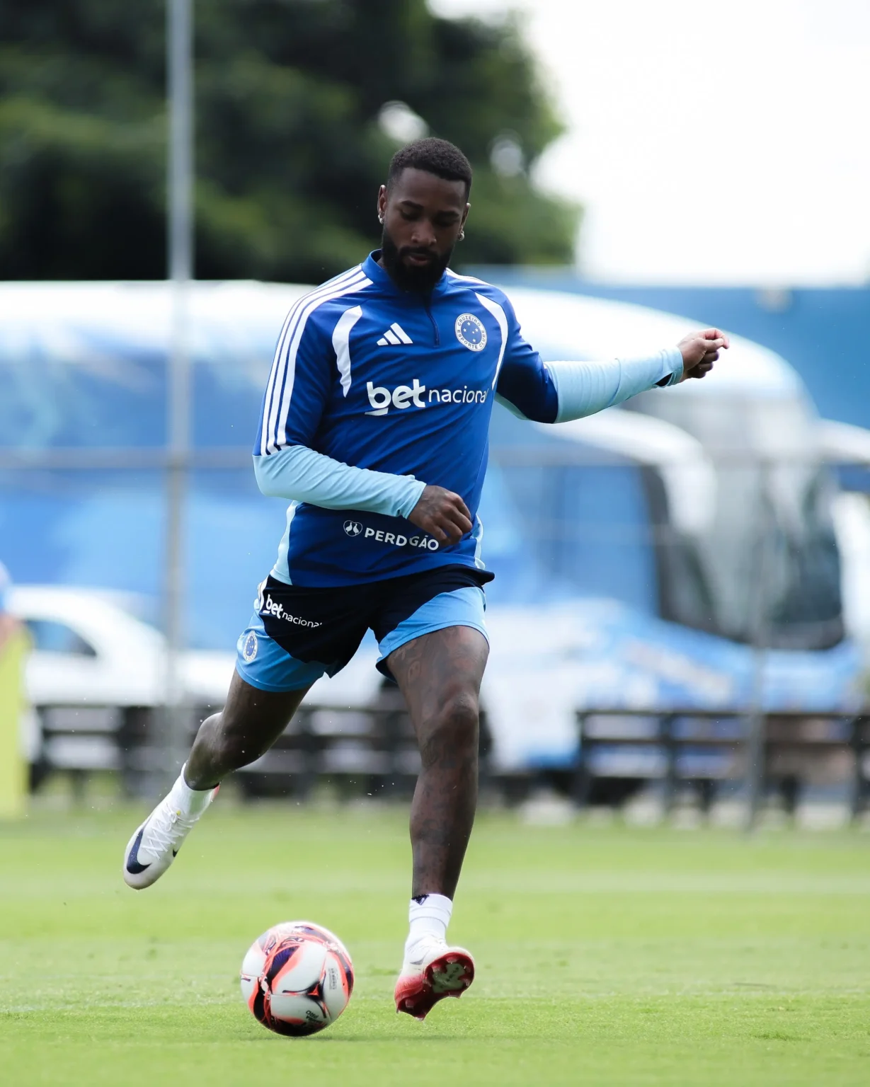 Escalação do Cruzeiro: Gerson em treino parcial e Cássio em trabalhos internos antes do clássico