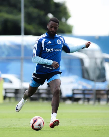 Escalação do Cruzeiro: Gerson em treino parcial e Cássio em trabalhos internos antes do clássico