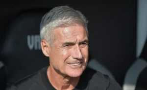 Escolhas de Luís Castro não resolvem e Grêmio repete problema na derrota para o Vasco Escolhas de Luís Castro não resolvem e Grêmio repete problema na derrota para o Vasco