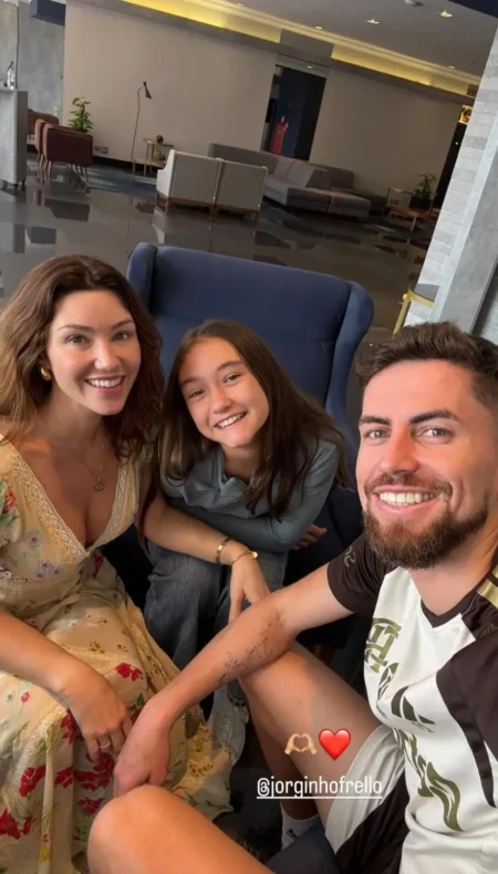 Esposa de Jorginho, do Flamengo, contesta versão de Chappell Roan: "Segurança não era do hotel"