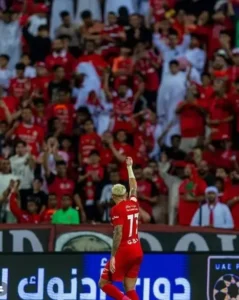 Ex-jogador do Flamengo, Guilherme Bala se destaca no Shabab em temporada artilheira