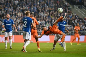 Ex-jogador do Flu marca golaço de bicicleta e Shakhtar vence na Liga Conferência com atuação brasileira