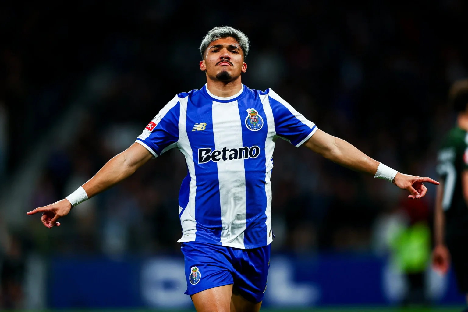 Ex-jogador do São Paulo e admirador de Neymar: conheça William Gomes, jovem destaque do Porto Ex-jogador do São Paulo e admirador de Neymar: conheça William Gomes, jovem destaque do Porto