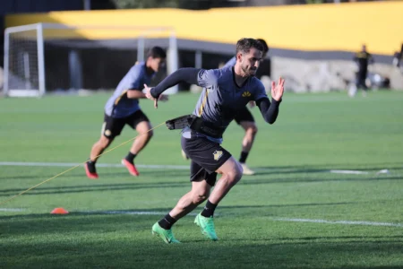 Fellipe Mateus pode retornar à lista de relacionados do Criciúma após 100 dias