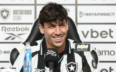 Ferraresi projeta Botafogo x Flamengo e provoca com citação: “Brigar, jogar e ganhar”