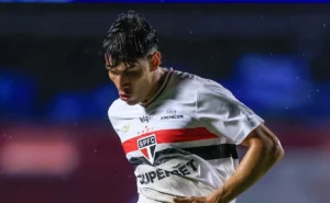 Ferraresi aprova saída do São Paulo e acerto com o Botafogo avança