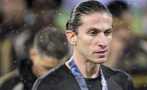 Filipe Luís, ex-jogador do Flamengo, agrada a diretoria do Cruzeiro e surge como opção para substituir Tite. Filipe Luís, ex-jogador do Flamengo, agrada a diretoria do Cruzeiro e surge como opção para substituir Tite.