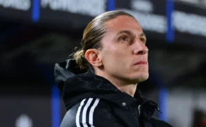 Filipe Luís acerta com o Cruzeiro após deixar o Flamengo