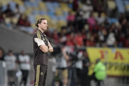 Filipe Luís se despede do Flamengo com mensagem de despedida