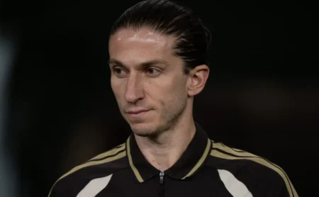 Filipe Luís surge como favorito para assumir o Cruzeiro, 13 dias após saída do Flamengo