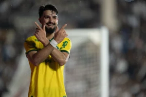 Flaco busca tendências no TikTok e comemora gols pelo Palmeiras