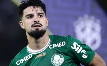 Flaco López busca apagar má impressão na temporada 2025 do Palmeiras