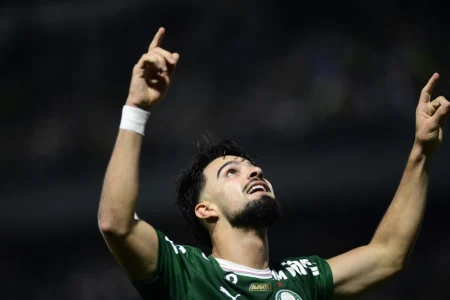 Flaco López almeja título paulista para superar 2025 no Palmeiras: "Seguir em frente"