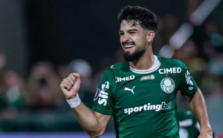 Flaco López marca golaço e abre o placar para o Palmeiras contra o Vasco da Gama