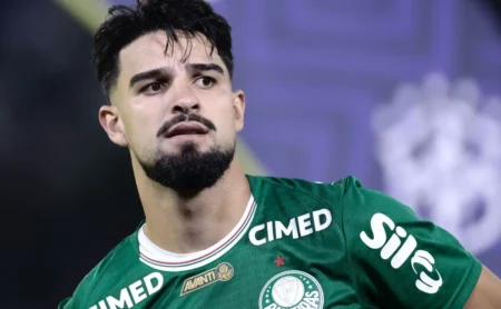 Flaco López deixa o clubismo e elogia a força da rivalidade com o Flamengo