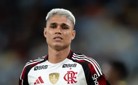 Flamengo avalia negociar Plata e Luiz Araújo para contratar Luiz Henrique em breve.