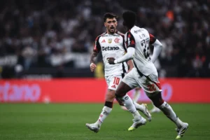 Flamengo busca igualar marca do Palmeiras diante do Corinthians na Neo Química Arena