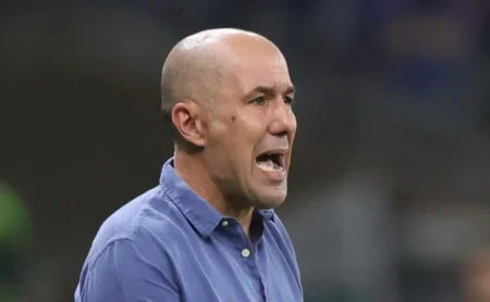 Flamengo busca alternativa para Pedro, mas reforço só estará disponível para Leonardo Jardim em junho