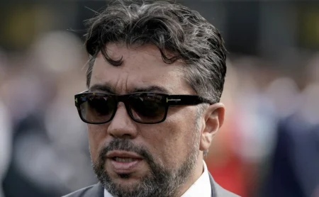 Flamengo busca Edu Gaspar com auxílio de Kia Joorabchian, mas dirigente prefere Europa