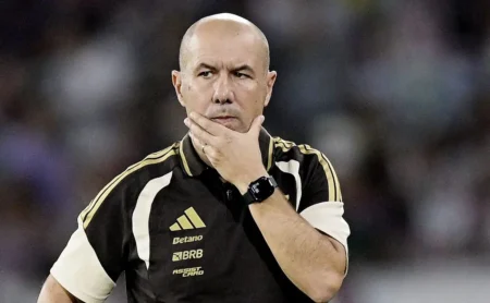 Flamengo conquista título com estreia vitoriosa de Leonardo Jardim nos pênaltis contra o Fluminense