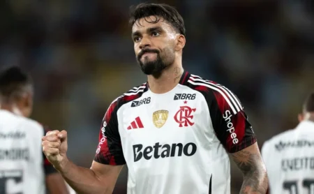 Flamengo: Investimento acima de R$ 300 milhões resulta em apenas três reforços na janela de transferências Flamengo: Investimento acima de R$ 300 milhões resulta em apenas três reforços na janela de transferências