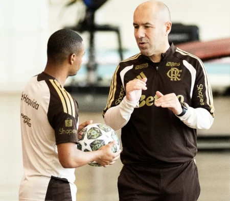Flamengo: Jardim enfrenta novo desfalque e mudanças na escalação contra o Botafogo