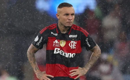 Flamengo não renova com Cebolinha e planeja até dezembro, mantendo jogador até o fim do ano Flamengo não renova com Cebolinha e planeja até dezembro, mantendo jogador até o fim do ano