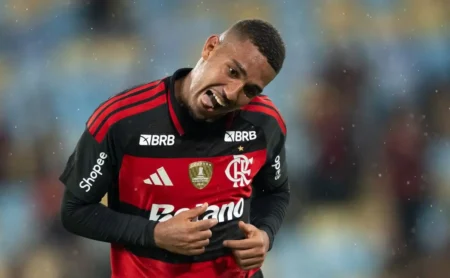 Flamengo supera o Remo em jogo de destaque para Samuel Lino, autor do gol