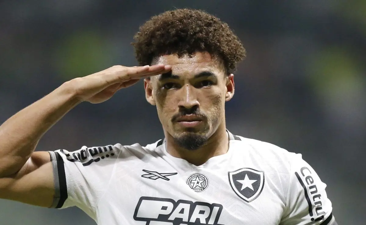 Fluminense desiste de Adryelson por valor elevado e busca alternativas no mercado Fluminense desiste de Adryelson por valor elevado e busca alternativas no mercado